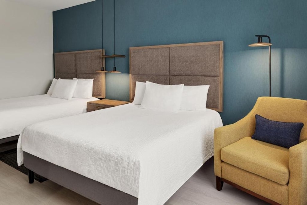 a double room at courtyard marriott near SJO